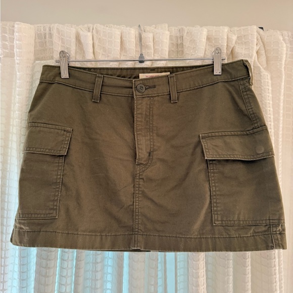 Levi's Dresses & Skirts - Levi’s ‘94 Cargo Olive Green Mini Skirt